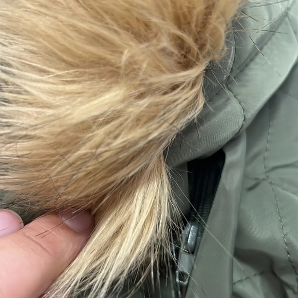 NWT Miami by Francesca’s Hunter Green Puffer Jacket Vest size Small - Picture 9 of 9